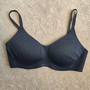 Nike Alate Minimalist Low Support Black Padded Sports Bra Size Medium Cup A/ B